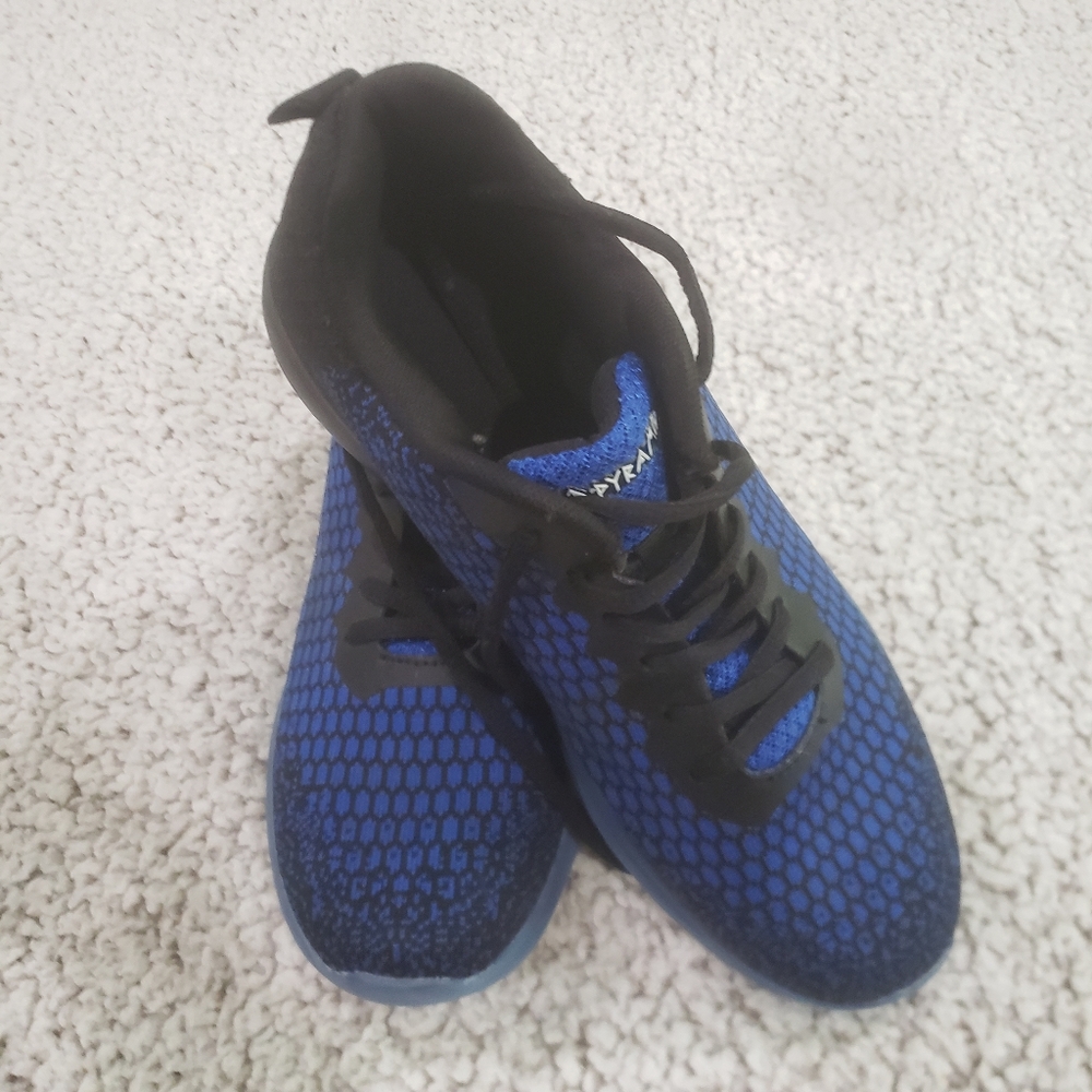 Pyramid Brand blue and black bowling shoes size 9 men's pathlite